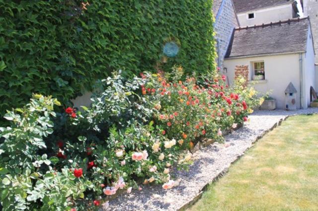 Chambres et table d'hôtes, maisonnettes individuelles dans propriété privée Vézinnes Exterior foto
