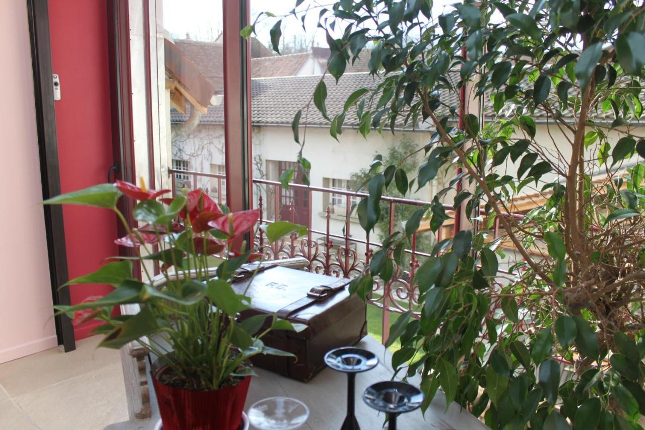 Chambres et table d'hôtes, maisonnettes individuelles dans propriété privée Vézinnes Exterior foto