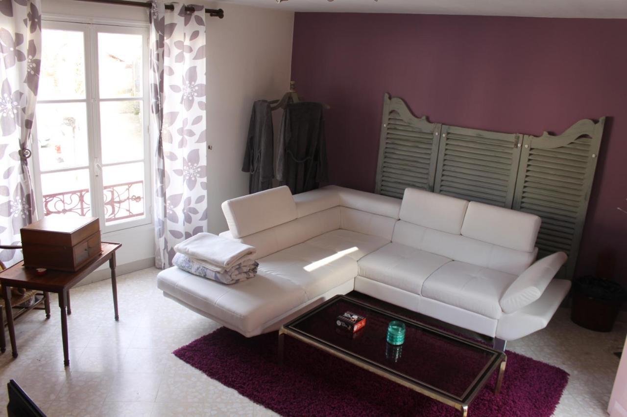 Chambres et table d'hôtes, maisonnettes individuelles dans propriété privée Vézinnes Exterior foto