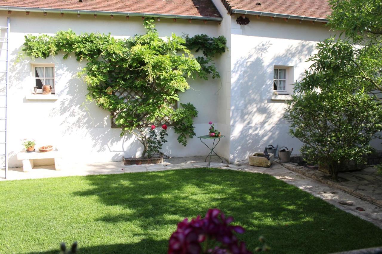 Chambres et table d'hôtes, maisonnettes individuelles dans propriété privée Vézinnes Exterior foto